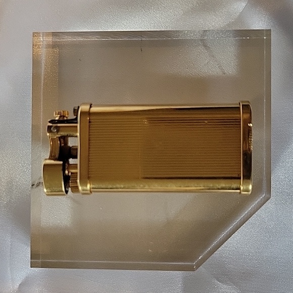 Dunhill 18K Gold Plated Fine Line Flint Lighter - Picture 8 of 11